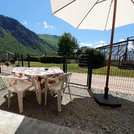 Escapade Montagne En Famille, Appartement Cosy Avec Piscine Couverte Bielle 外观 照片