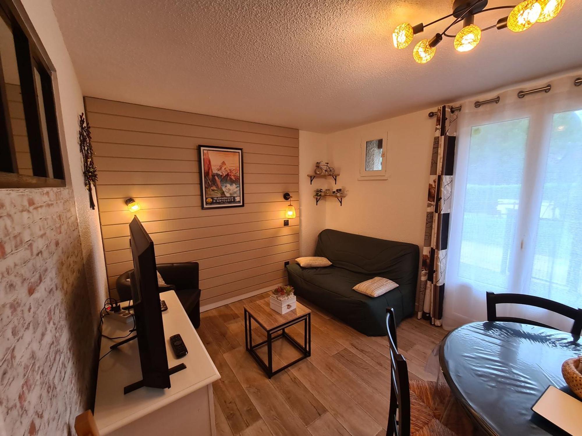 Escapade Montagne En Famille, Appartement Cosy Avec Piscine Couverte Bielle 外观 照片