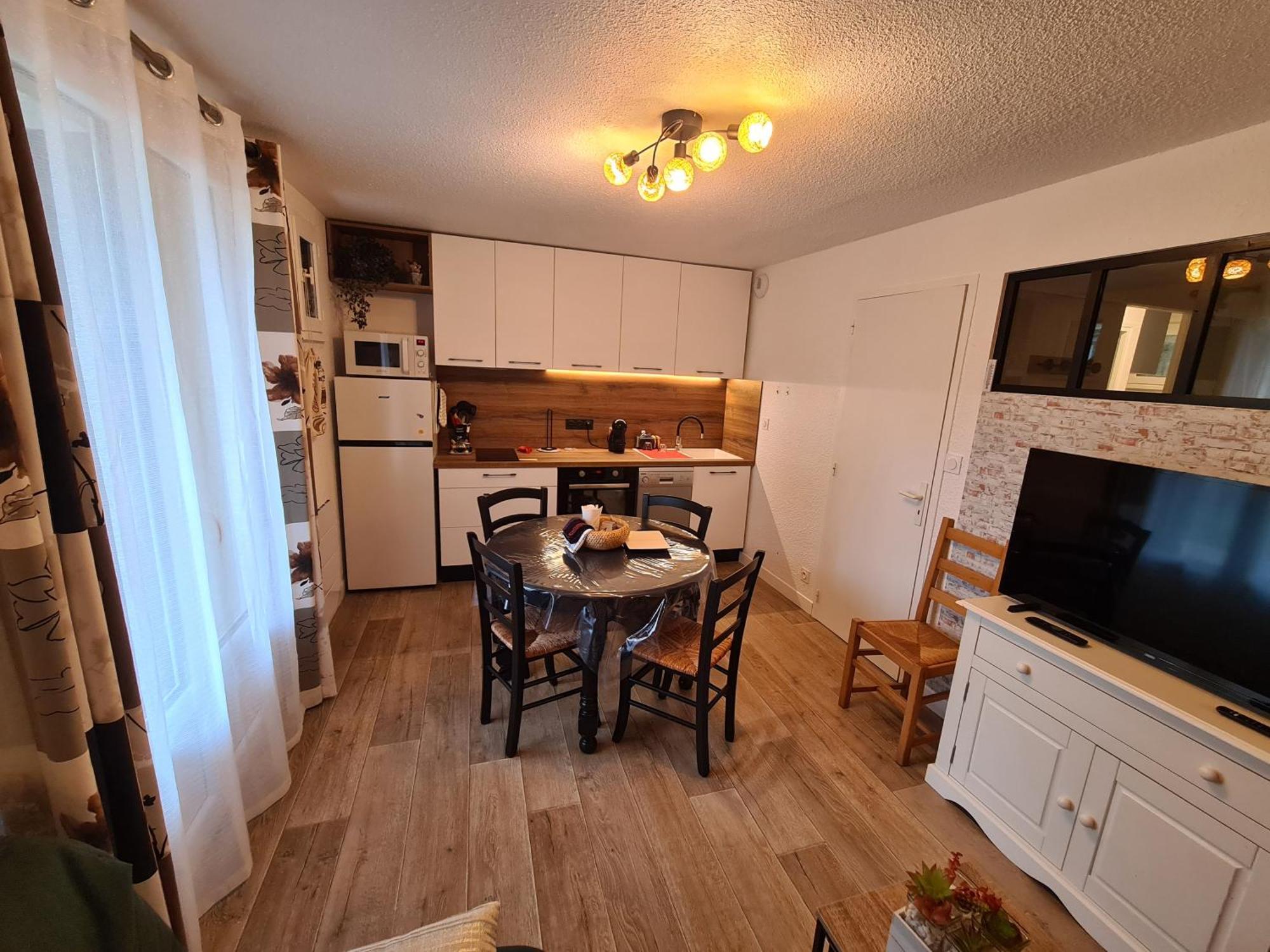 Escapade Montagne En Famille, Appartement Cosy Avec Piscine Couverte Bielle 外观 照片