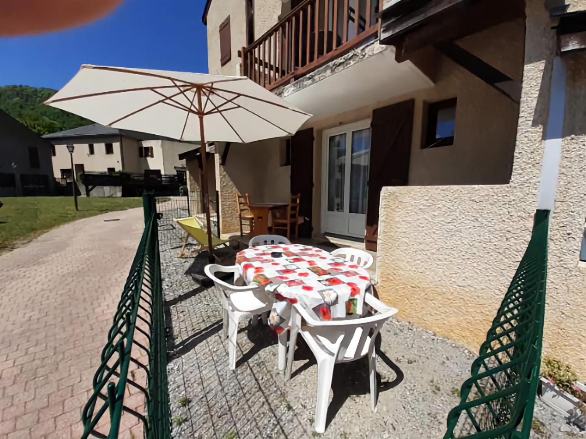 Escapade Montagne En Famille, Appartement Cosy Avec Piscine Couverte Bielle 外观 照片